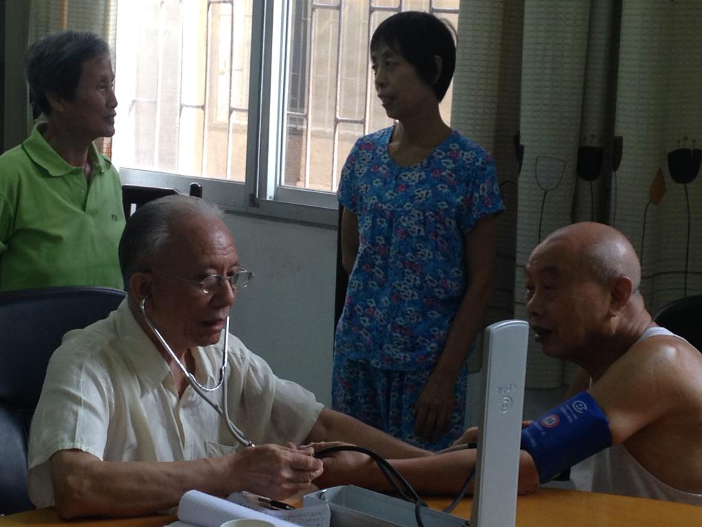 老专家义诊1