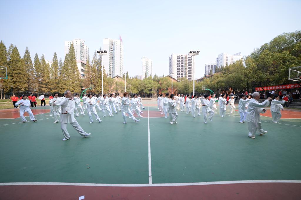 其乐融融重阳节